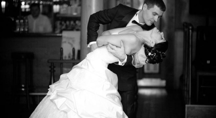 Танец любви и вдохновения! Первое занятие по постановке свадебного танца со скидкой 80%.