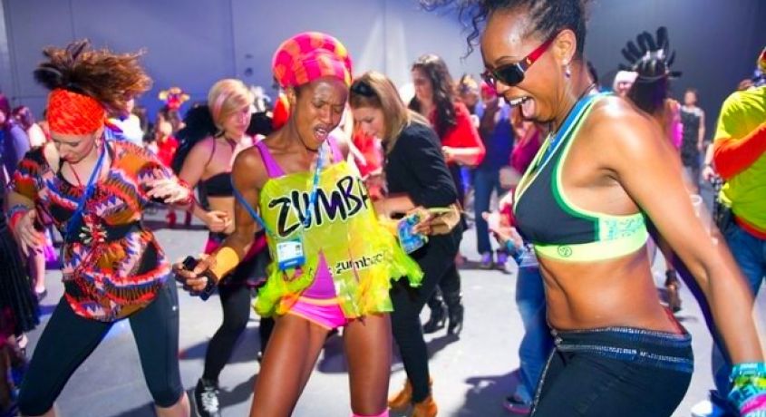 Танцевальная фитнес-программа! Скидка 65% на 8 занятий ZUMBA FITNESS® от «Olympia House Club».