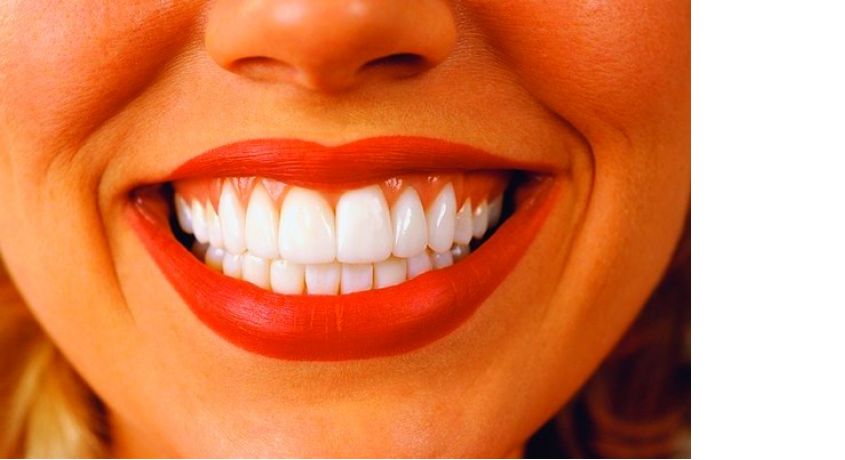 Вы будете улыбаться чаще! Скидка 76% на комплекс «Голливудская улыбка» - ультразвуковая чистка зубов AirFlow + фотоотбеливание.