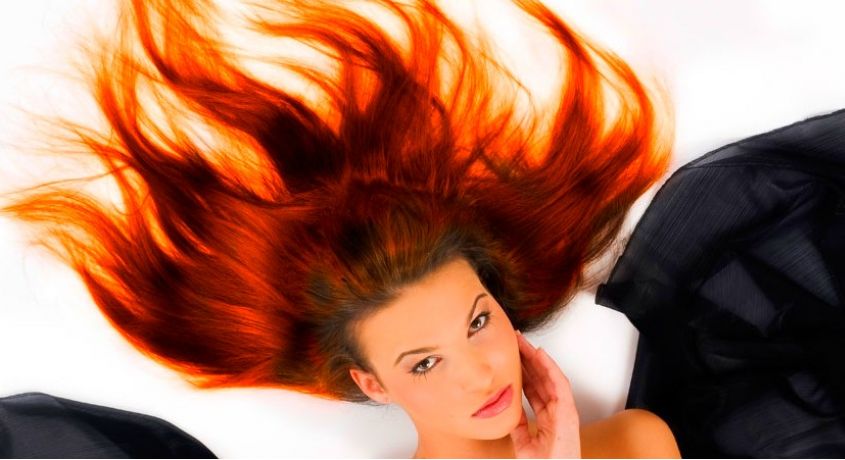 Горячая забота о волосах! Обжигание волос открытым огнем методом Fire Cut со скидкой 70% в студии красоты «MARGO».