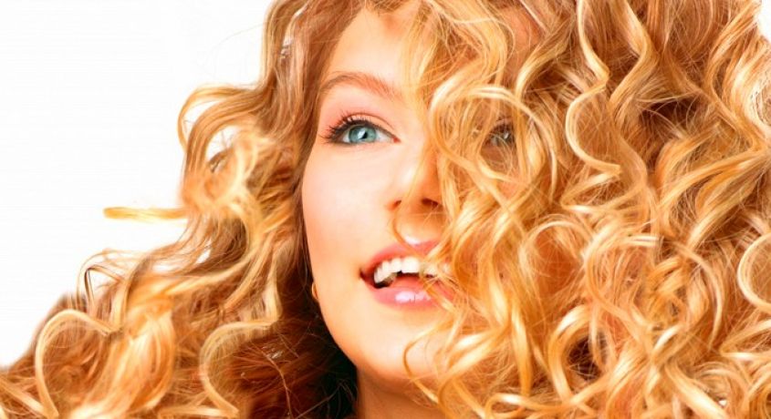 Гладкие и блестящие волосы! Кератиновое лечение волос от Schwarzkopf Professional со скидкой 60% в салоне красоты «Моне».