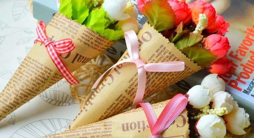 Радуйте и удивляйте любимых! Скидка 50% на букеты в конусах и цветы в коробках со сладостями от компании «25 цветов».