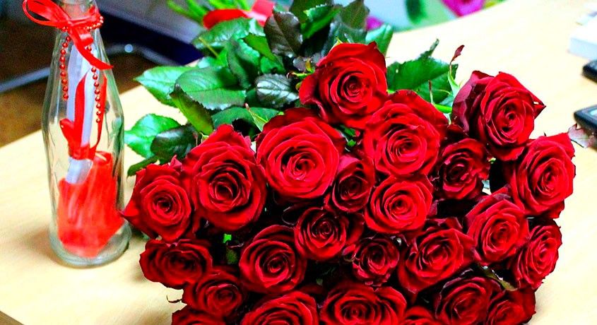 Радуйте и удивляйте любимых мам! Скидка 50% на букеты в конусах, а также любые цветы от компании «Империя Роз».