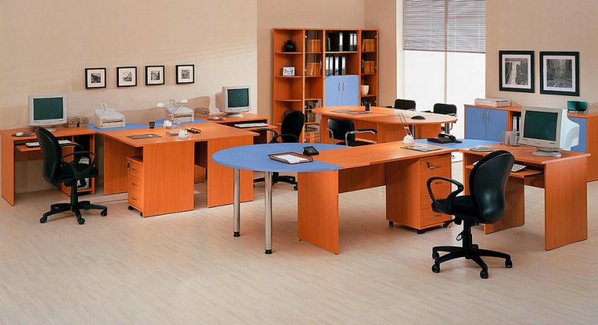 Хватит скрипеть старым стулом! Скидка 50% на набор офисной мебели «Рабочее место сотрудника!».