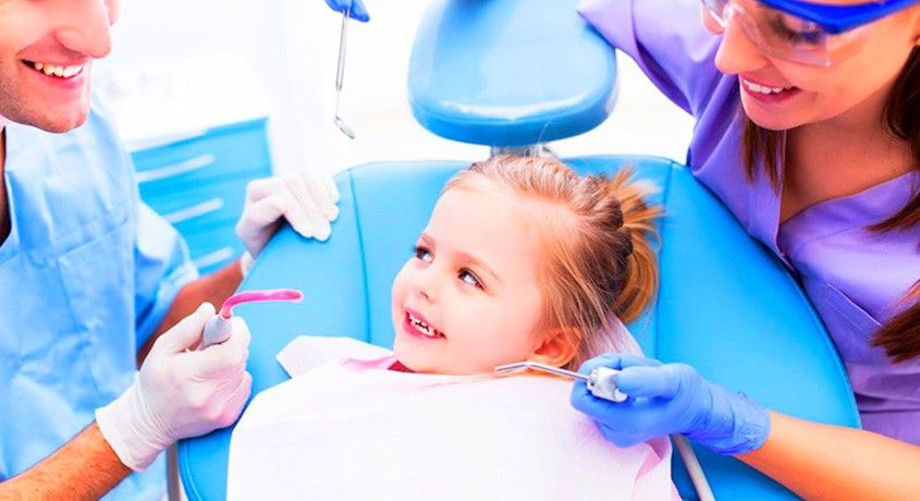 Стоматолог – это не страшно! Надежная защита для молочных и постоянных зубов Вашего малыша от кариеса со скидкой 50%.