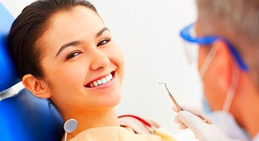 Удаление постоянных и молочных зубов со скидкой до 60% от клиники «Лэна-Дент».