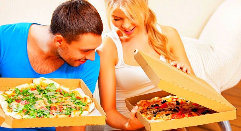 Новогодняя Pizza Party! Скидка 50% на большие наборы пицц от службы доставки «Мэтр Вкуса».