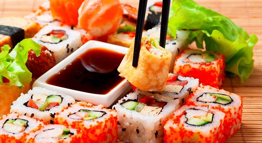 Японское наслаждение! Скидка 50% на наборы суши и роллов «Кэшбэк», «Окусительный», «ЯХУДЕЮ» или «Япона-Бать».
