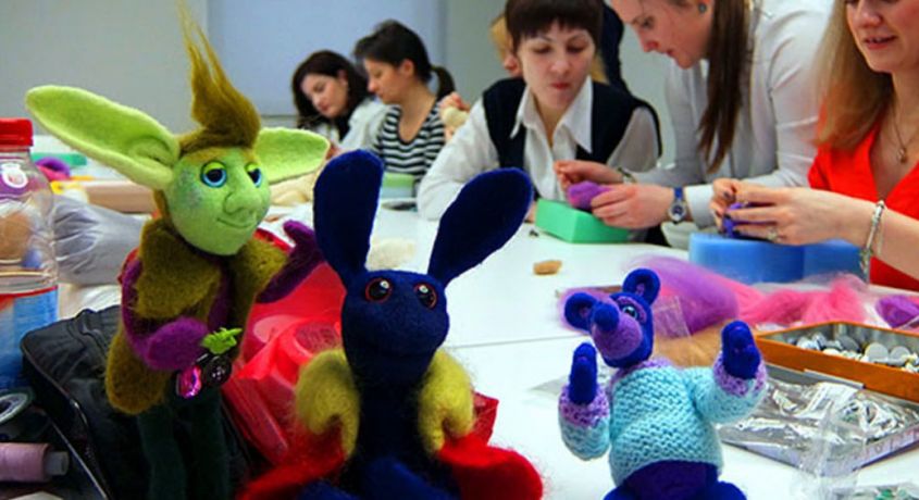Творческий досуг! Детские мастер-классы по валянию и по прикладному искусству со скидкой 50% от Арт-студии «Мэри Поппинс».