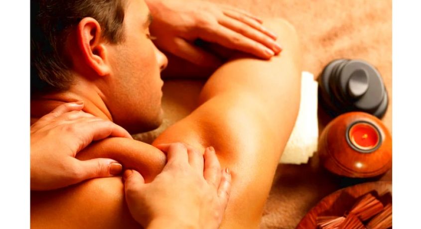 Здоровая спина – это просто! Классический массаж спины со скидкой 50% в салоне красоты «Олива».
