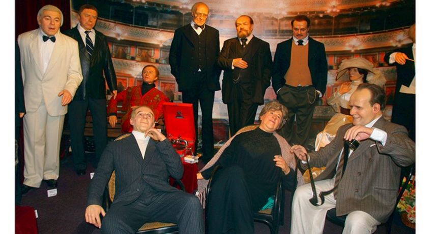 Знаменитости приглашают в гости! Посещение музея восковых фигур в Суздале со скидкой 65%.