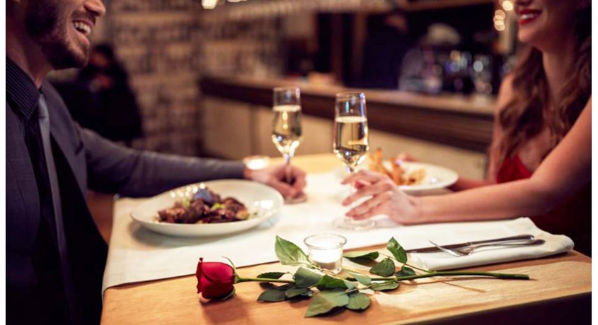 Любящие сердца - объединяйтесь! Приходите 14 февраля со второй половинкой в кафе «Ной», и получите скидку 50% на романтический ужин.