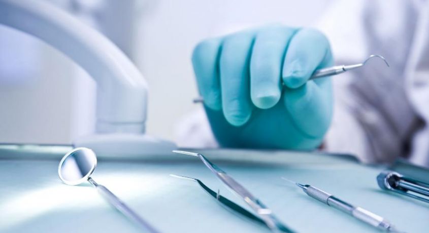 Антикризисное предложение! Оказание срочной стоматологической помощи при воспалительных процессах со скидкой 50% от сети медицинских клиник «Здравия»!