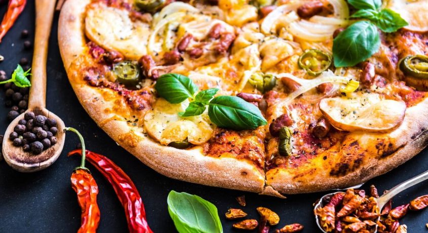 Белиссимо! Вкуснейшая итальянская пицца ручной работы или фокачча со скидкой 50% от пиццерии «Ченто Пицца».