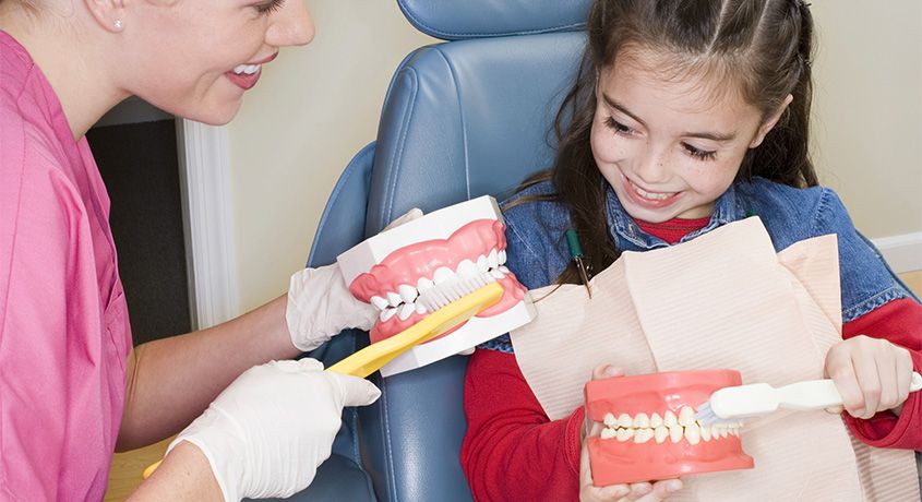 Только инновационные методики и никакой боли! Скидка 70% на профессиональный уход за полостью рта от детской стоматологии «Зубная Фея».