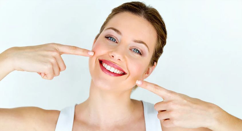 Отбеливание зубов с применением системы Amazing White со скидкой 50% от стоматологической клиники «Oxford Smile»!