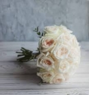 Свадебный букет из белых роз Охара