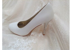 Модель 001 - свадебные туфли со стразами