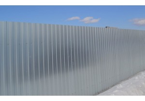 Забор из оцинкованного профнастила 1,5 м