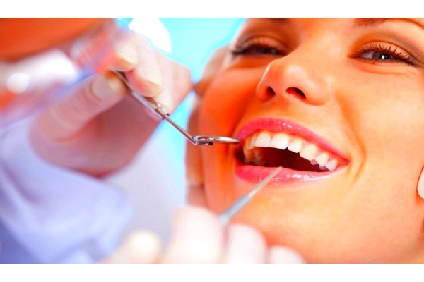 Восстановление коронковой части зуба материалами световой полимеризации