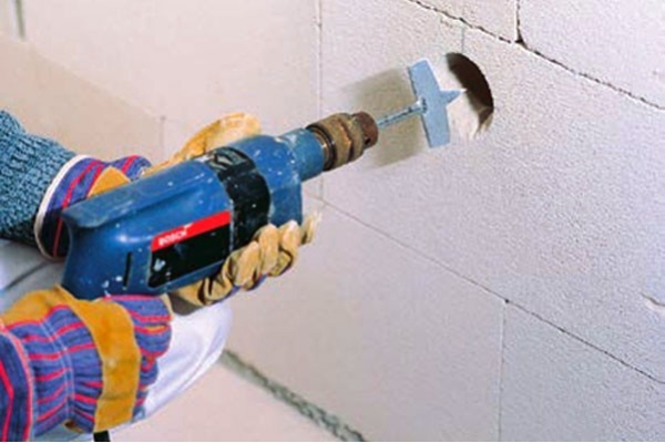 Проход сквозь кирпич или пеноблок толщиной стены до 400 мм d до 25 мм