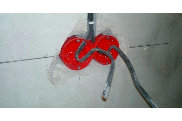 Устройство базы под электроточку в бетоне  (протяжка кабеля, штроба, корновка подрозетника)