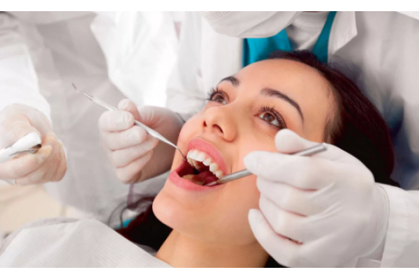 Косметическое восстановление зуба (винир) 