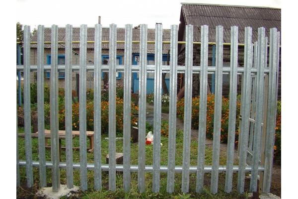 Забор из евроштакетника оцинкованный 2,0 м