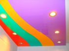 Цветные натяжные потолки