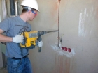 Штробление стены в бетоне шириной от 40 до 70 мм