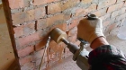 Штробление стены в кирпиче или пеноблоке шириной от 70 до 150 мм