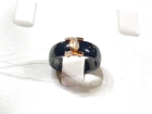 Золотое кольцо из черной керамики с кристалами сваровски