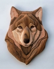 Декоративное панно из дерева волк 