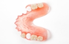 Нейлоновый протез зубов 