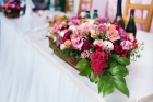 Композиция на свадебный стол из живых цветов
