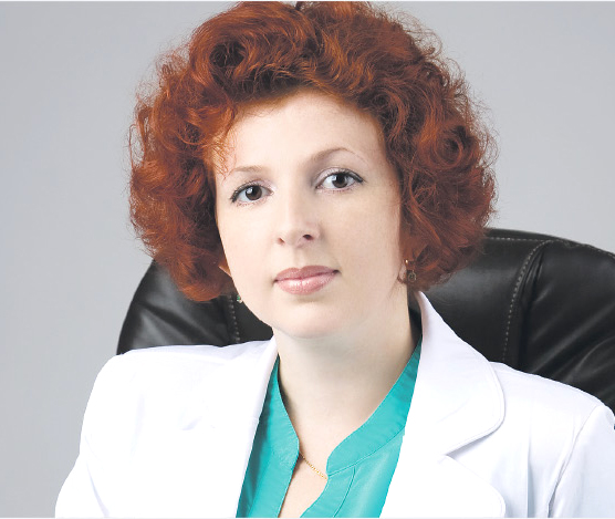 Компанию возглавляет Мария Кадыкова, член Ассоциации юристов России, она же является генеральным директором компании «ЮрКонсалтингЪ», входящей в структуру консалтингового центра. 