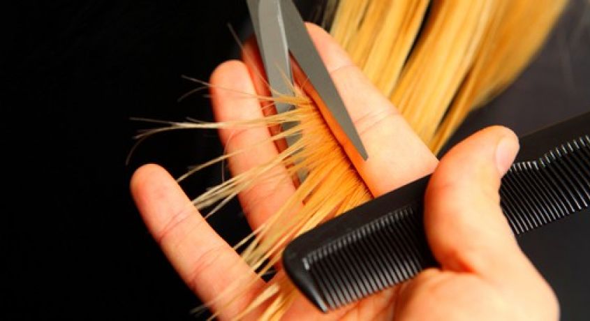 Возрождение Ваших волос! Стрижка + spa-уход для восстановления волос и укладка со скидкой 70% в салоне красоты «Dolce Vita».