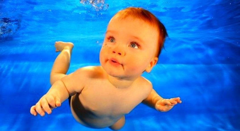 Занятия по раннему плаванию для грудничков от 2-х месяцев в бассейне Фитнес–клуб «World Gym» со скидкой 50%.