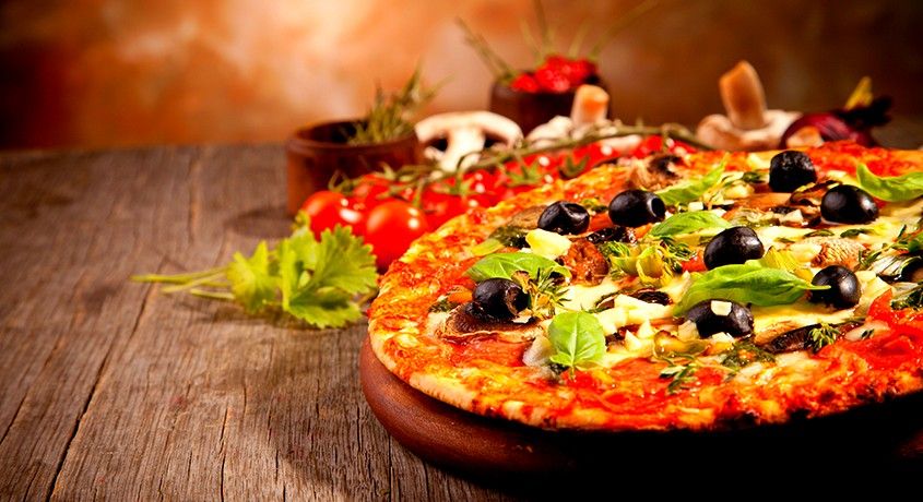 Хватит на всех! Пицца-сет: 4 кг пиццы (4 вкусных пиццы) со скидкой 54% от службы доставки «Эпатаж».