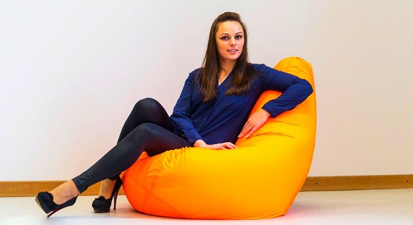 Мягко, удобно и стильно! Кресло-мешок «Груша» в оранжевом и коричневом цвете со скидкой 50% от магазина мебели «STOLLINE».
