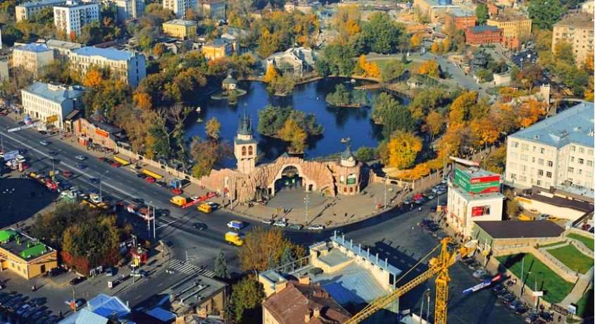 Скидки до 53% на посещение московского зоопарка, обзорную экскурсию по Москве или поездки в аквапарк «Горки»