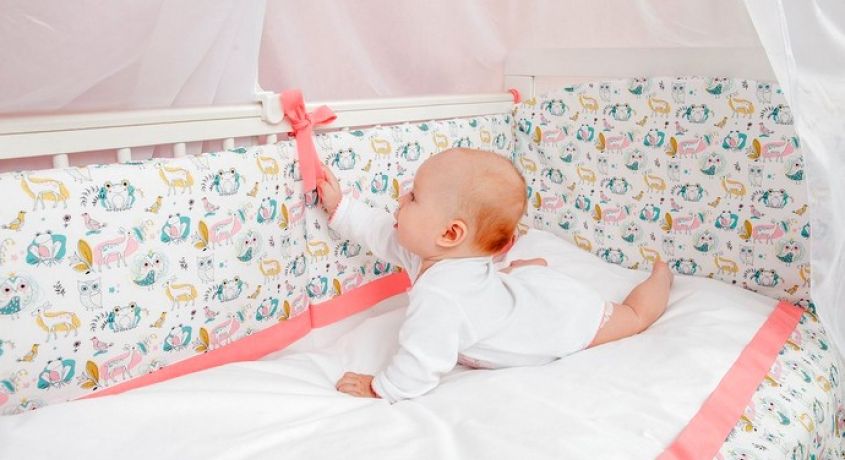 Скидки 50% на покупку кроватки овальной 8 в 1 от магазина товаров для новорожденных «Мой малыш»