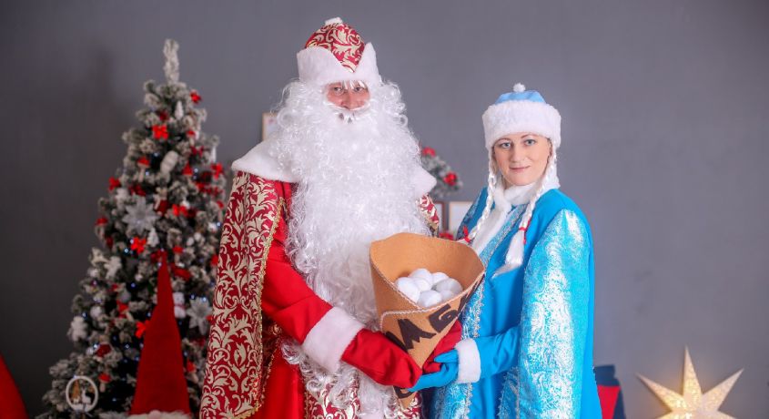 Дед Мороз и Снегурочка на дом: новогодние традиции