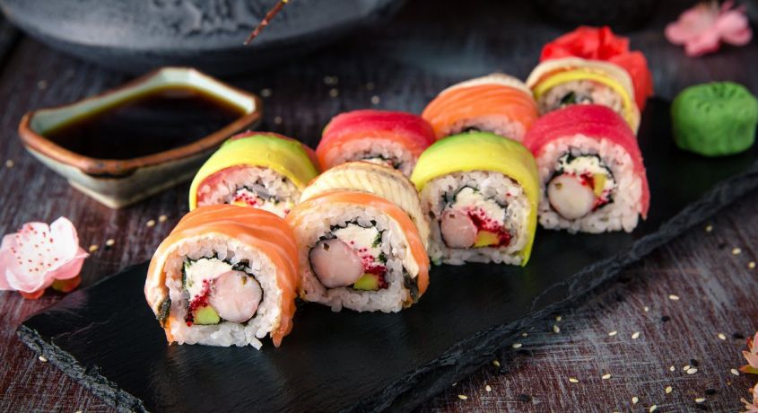 Вкуснейшие суши и роллы даром! Скидка 50% на все суши, роллы и сеты +  ролл 'Камчатка' за 1руб. от службы доставки «СУШИ-ДАРОМ»