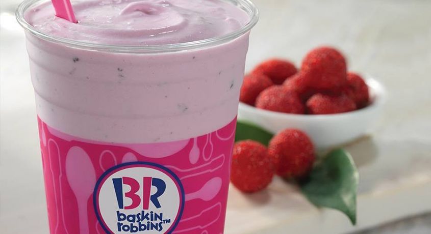 Побалуйте себя вкуснейшим десертом! Предлагаем скидку 50% на покупку большого молочного коктейля из 2х шариков мороженого от Баскин Роббинс.