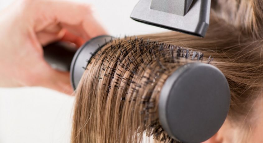Окрашивание, стрижки женские и мужские, мелирование, биохимическая завивка волос, укладки или прически со скидкой до 62% от парикмахерской «Катрин»
