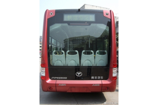Установка заднего автостекла на автобусы (в клей) панорамные стекла