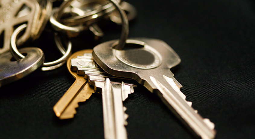 Много ключей. Ключ. Ключи от квартиры связка. Красивые ключи.