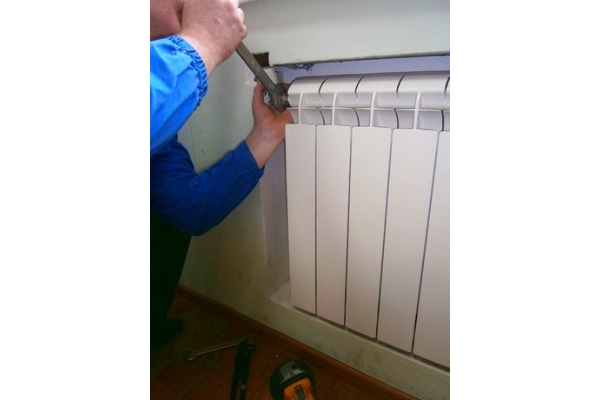 Монтаж или замена радиатора отопления в квартире