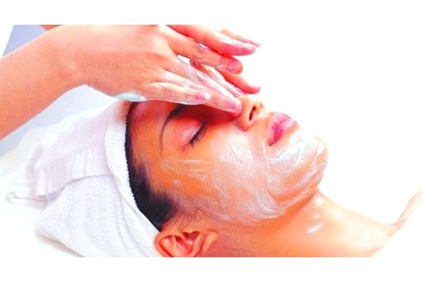 Атравматичная чистка лица проблемной кожи